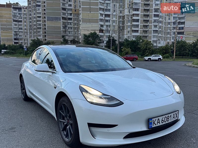 Tesla Model 3 2020