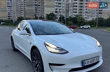 Tesla Model 3  2020