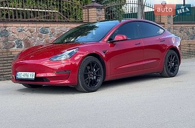 Tesla Model 3  2022