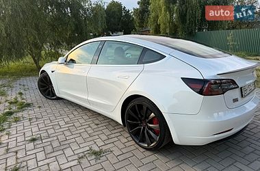 Tesla Model 3  2020