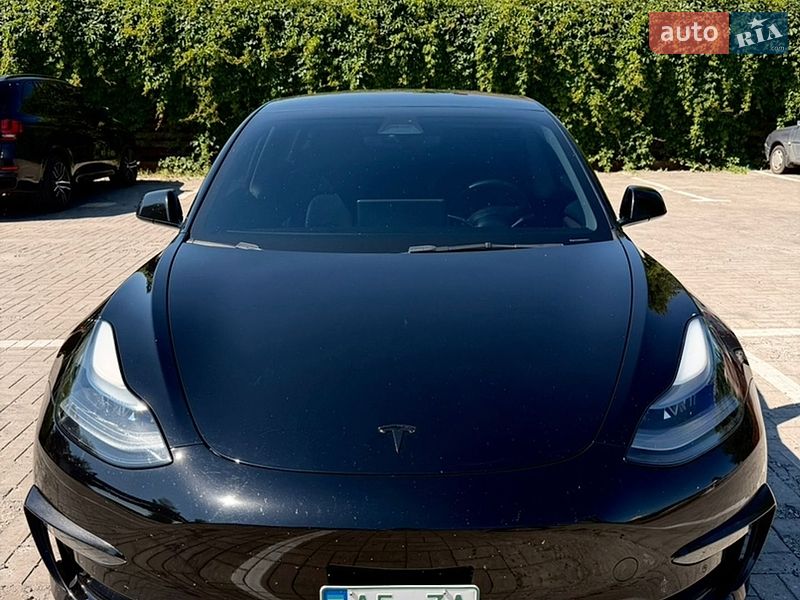 Tesla Model 3 2021