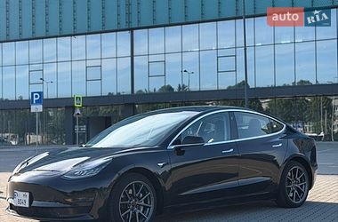 Tesla Model 3  2018