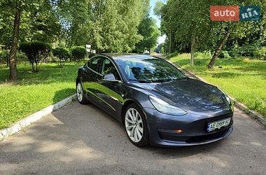 Tesla Model 3  2019
