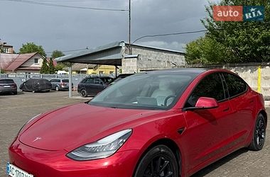 Tesla Model 3  2019