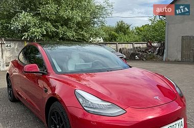 Седан Tesla Model 3 2019 в Нововолынске