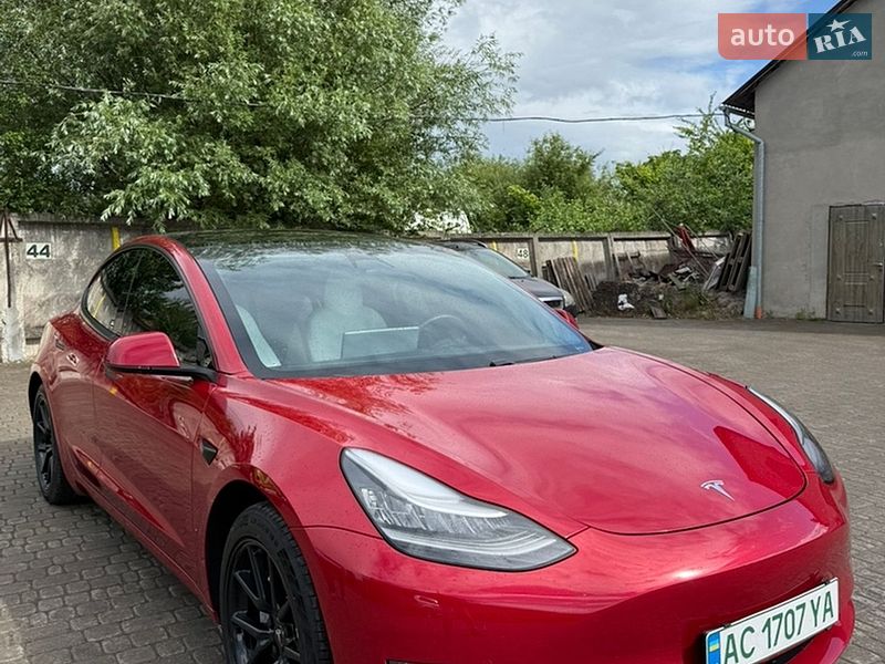 Седан Tesla Model 3 2019 в Нововолынске