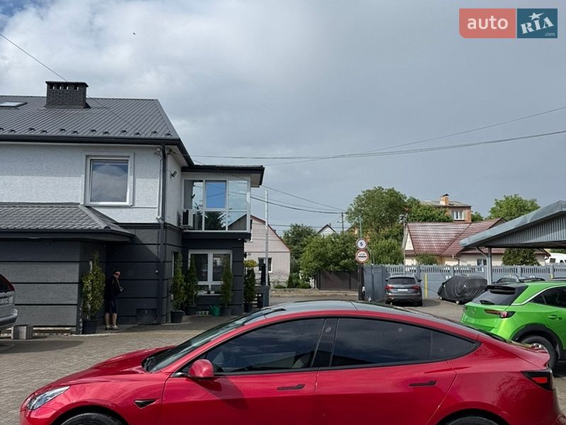 Седан Tesla Model 3 2019 в Нововолынске