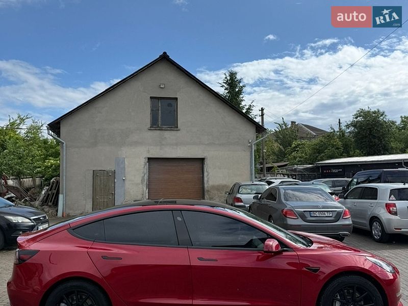 Седан Tesla Model 3 2019 в Нововолынске