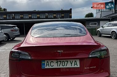 Седан Tesla Model 3 2019 в Нововолынске