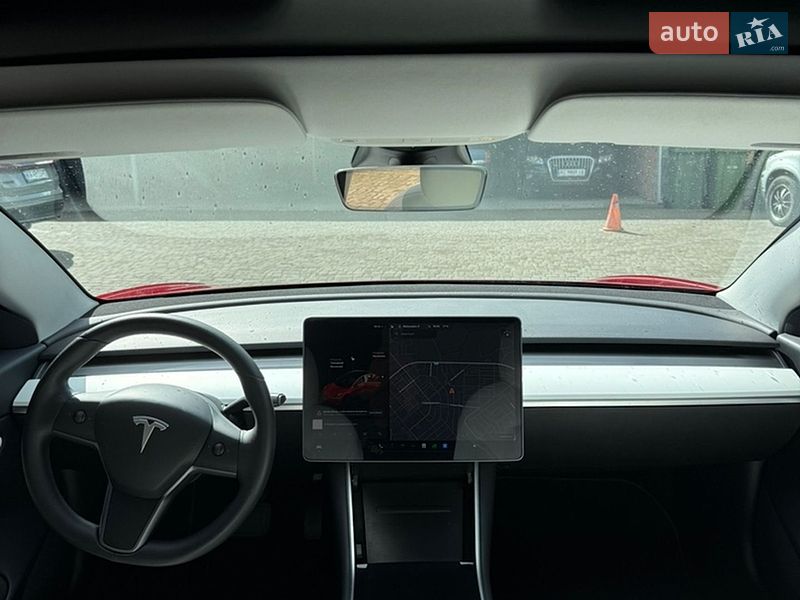 Седан Tesla Model 3 2019 в Нововолынске