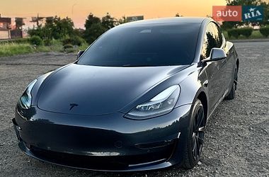 Tesla Model 3  2021