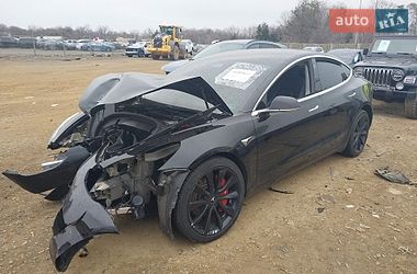 Tesla Model 3  2020