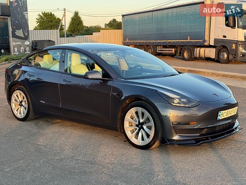 Tesla Model 3 2021