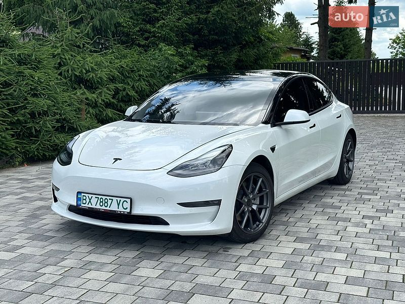 Tesla Model 3 2021