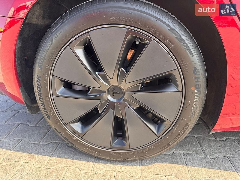 Седан Tesla Model 3 2024 в Гайсине