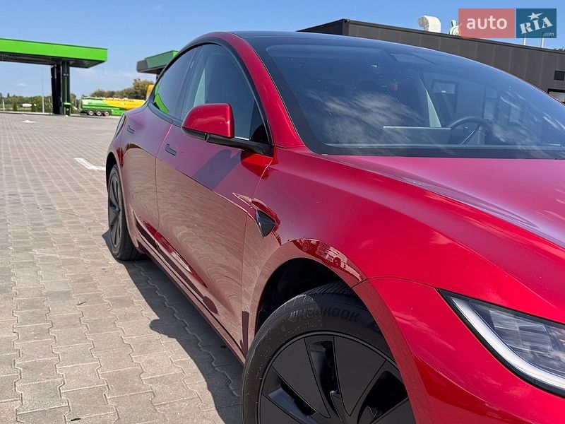 Седан Tesla Model 3 2024 в Гайсине