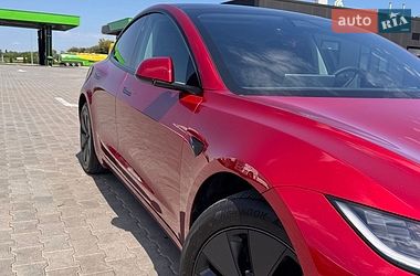 Tesla Model 3  2024