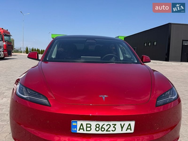 Седан Tesla Model 3 2024 в Гайсине