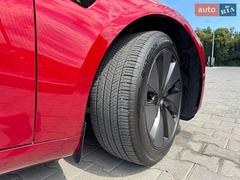 Седан Tesla Model 3 2024 в Гайсине