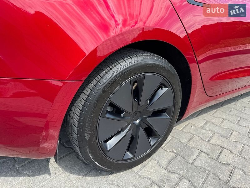 Седан Tesla Model 3 2024 в Гайсине
