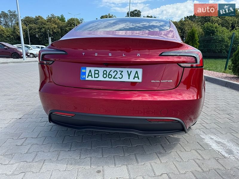 Седан Tesla Model 3 2024 в Гайсине