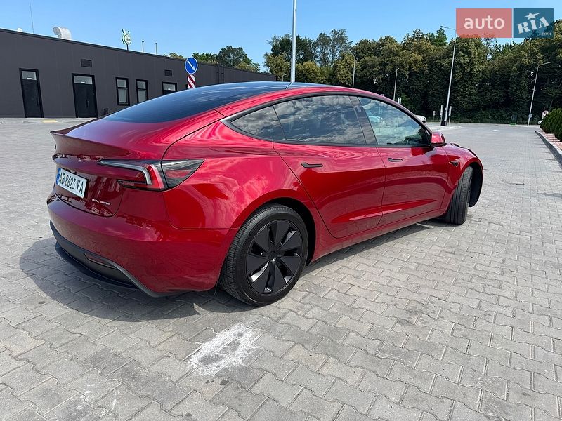 Седан Tesla Model 3 2024 в Гайсине
