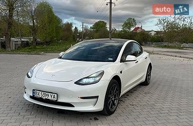 Tesla Model 3  2021