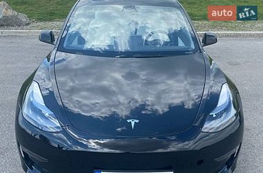 Tesla Model 3  2020
