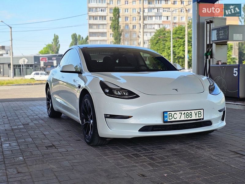 Седан Tesla Model 3 2021 в Кривом Роге фото Седан Tesla Model 3 2021 в Кривом Роге