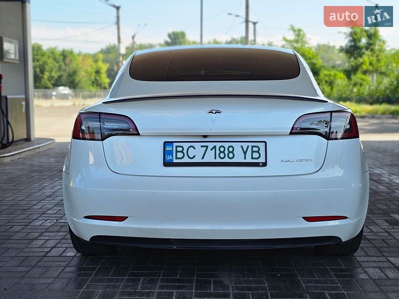Седан Tesla Model 3 2021 в Кривом Роге фото 14 Седан Tesla Model 3 2021 в Кривом Роге