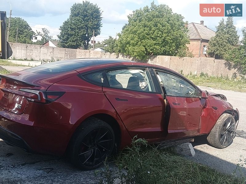 Седан Tesla Model 3 2024 в Хмельницком