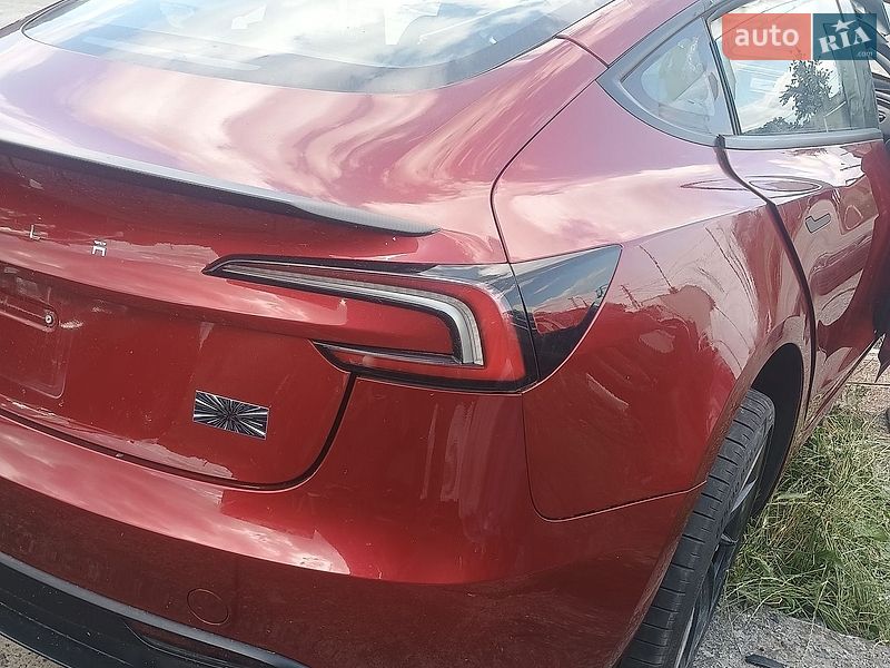 Седан Tesla Model 3 2024 в Хмельницком