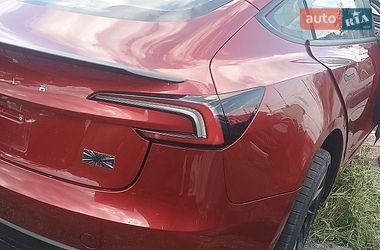Tesla Model 3  2024