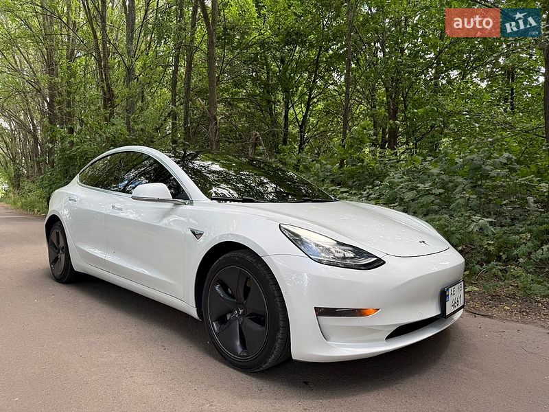 Tesla Model 3 2020