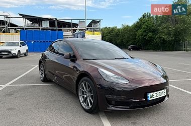 Tesla Model 3  2022