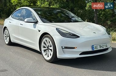 Tesla Model 3  2022