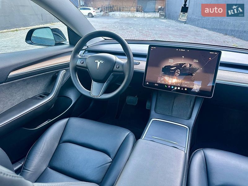 Седан Tesla Model 3 2022 в Житомирі