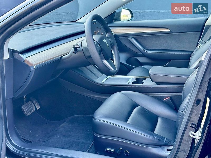 Седан Tesla Model 3 2022 в Житомирі