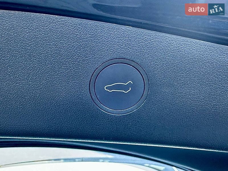 Седан Tesla Model 3 2022 в Житомирі