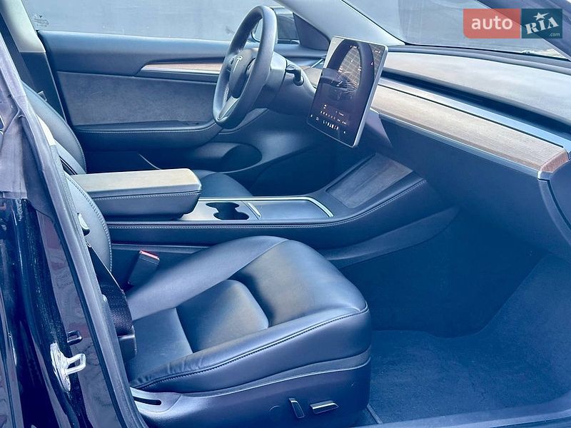 Седан Tesla Model 3 2022 в Житомирі