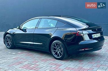 Седан Tesla Model 3 2022 в Житомирі