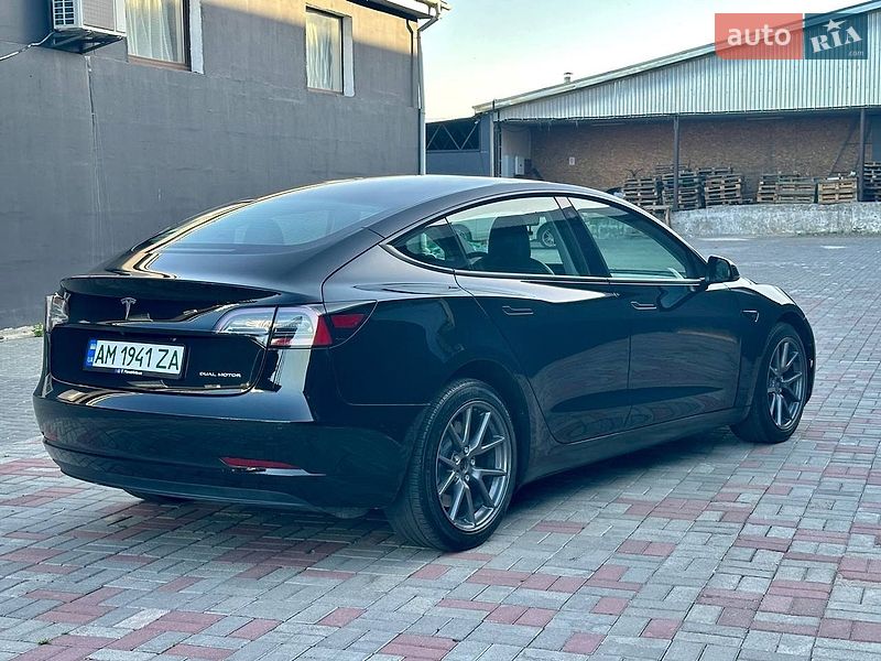 Седан Tesla Model 3 2022 в Житомирі