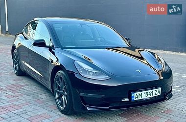 Седан Tesla Model 3 2022 в Житомирі