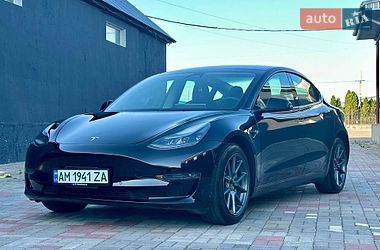 Седан Tesla Model 3 2022 в Житомирі