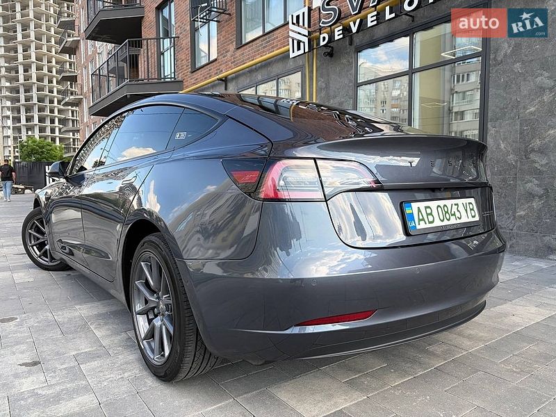 Седан Tesla Model 3 2022 в Виннице