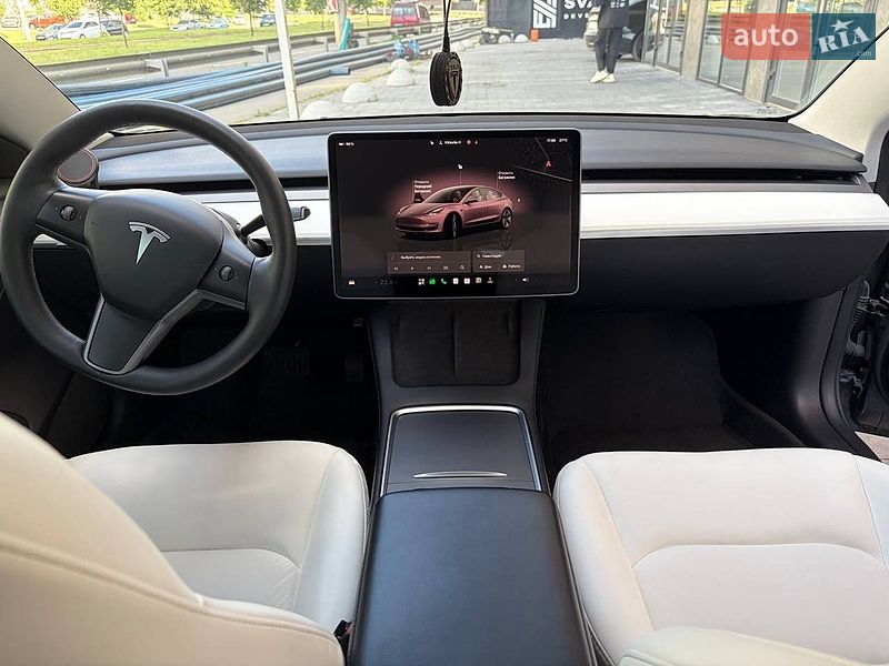 Седан Tesla Model 3 2022 в Виннице