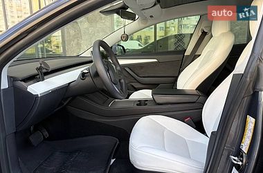 Седан Tesla Model 3 2022 в Виннице