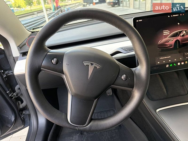 Седан Tesla Model 3 2022 в Виннице