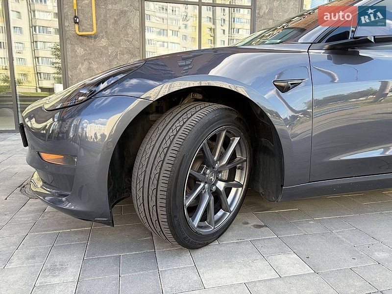 Седан Tesla Model 3 2022 в Виннице