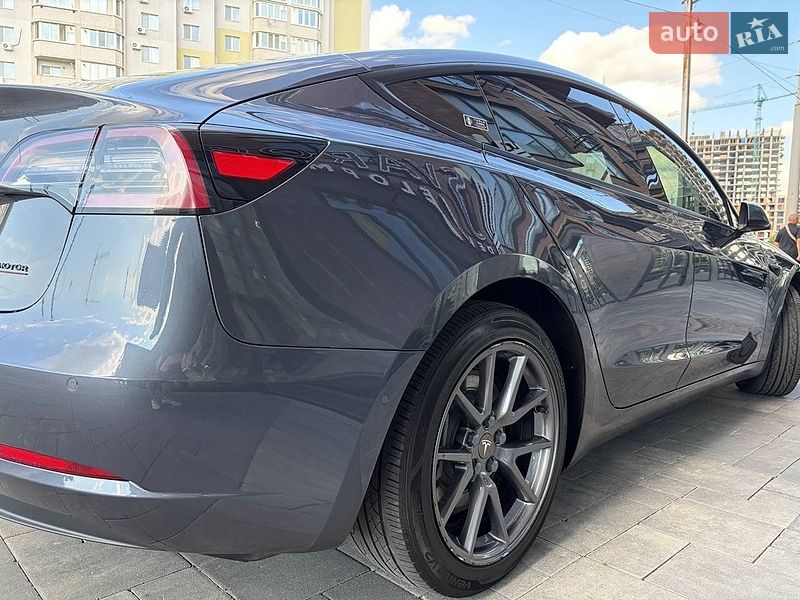 Седан Tesla Model 3 2022 в Виннице